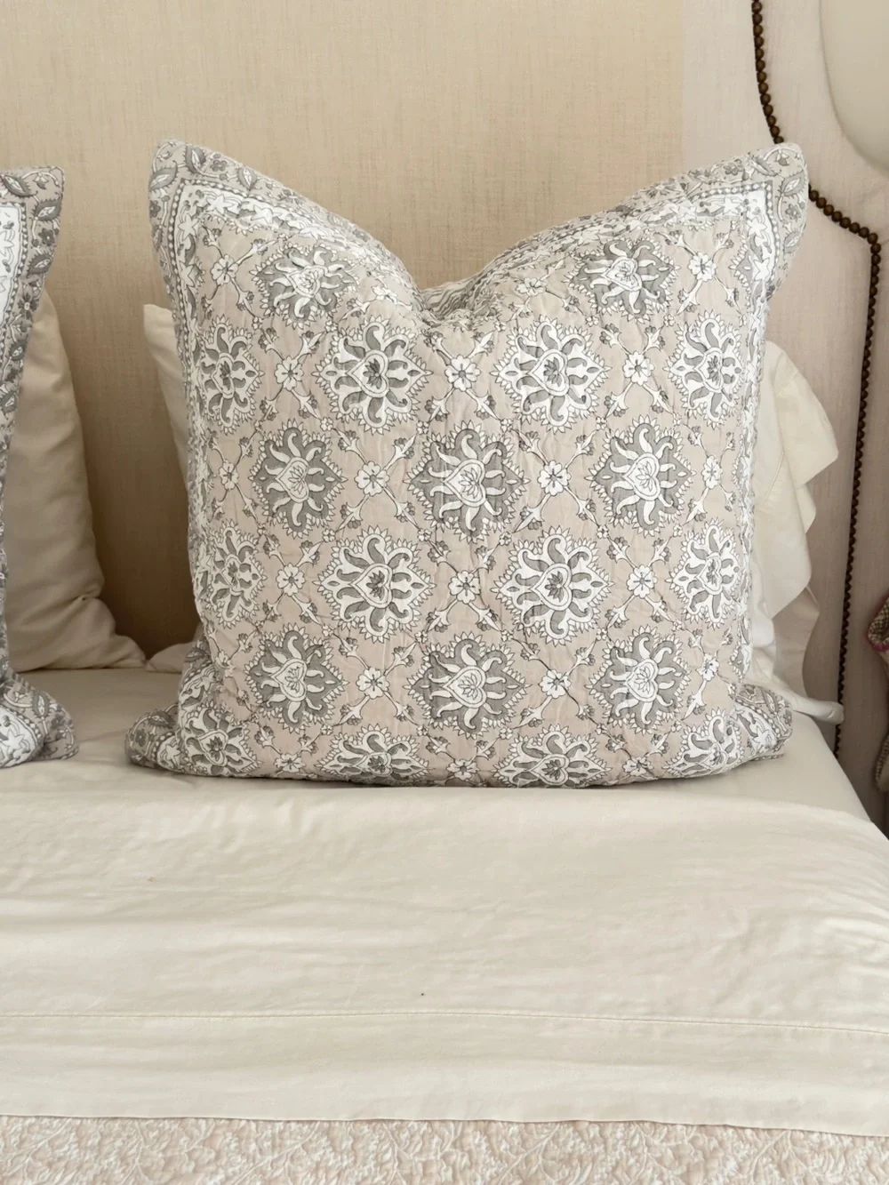 Elegant Cream Quilted Comforter - Soft Neutral Bedding